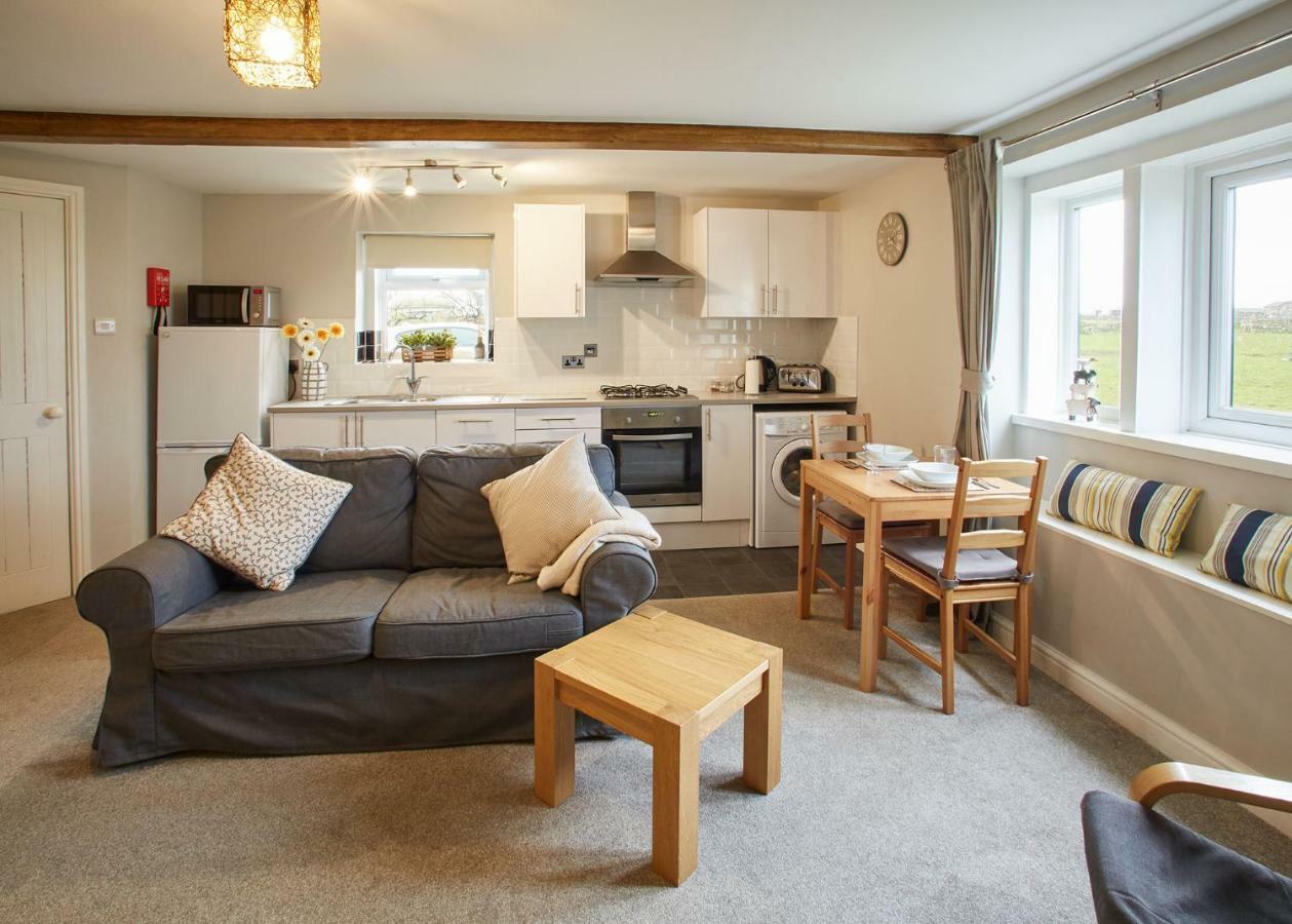 Host & Stay - Cosy Cottage Emley Exterior photo